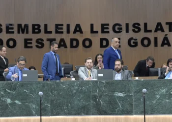 com-mais-comissionados-que-alesp,-alego-e-maquina-de-autopromocao-dos-deputados