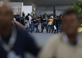 cop30-tem-reta-final-marcada-por-incendio-e-impasses