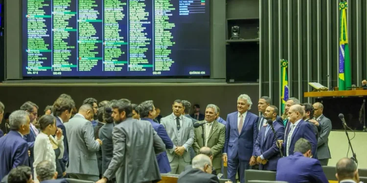 apos-polarizacao-na-camara,-senado-quer-reduzir-carga-politica-do-pl-antifaccao