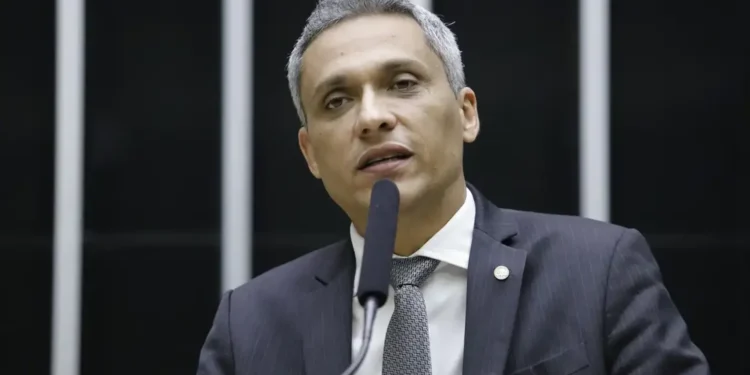 gayer-critica-prisao-de-bolsonaro:-“e-muito-sadismo”