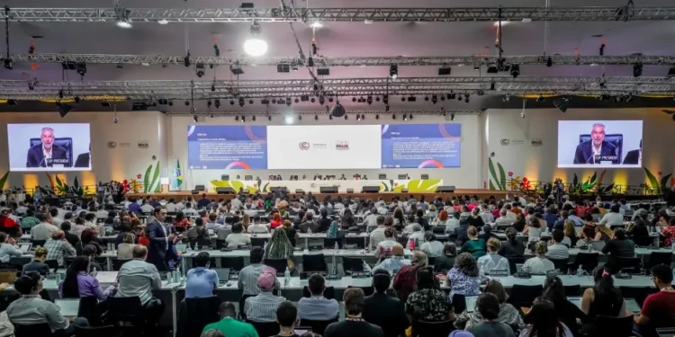 cop30-encerra-debates-em-belem-com-pacote-climatico-historico-aprovado-por-195-paises