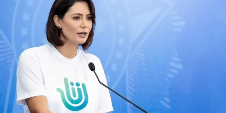 michelle-visita-bolsonaro-na-sede-da-pf-em-brasilia