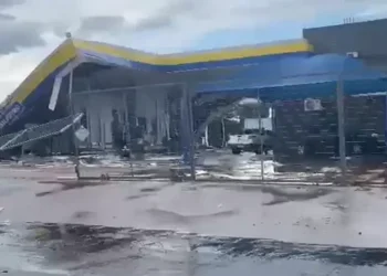 tempestade-com-ventos-de-90-km/h-causa-estragos,-alagamentos-e-danos-estruturais-em-rio-verde