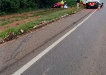 jovem-de-19-anos-morre-apos-capotamento-na-br-414-em-corumba-de-goias