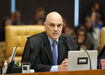 apos-decisao-de-moraes,-bolsonaro-comeca-a-cumprir-pena-na-pf