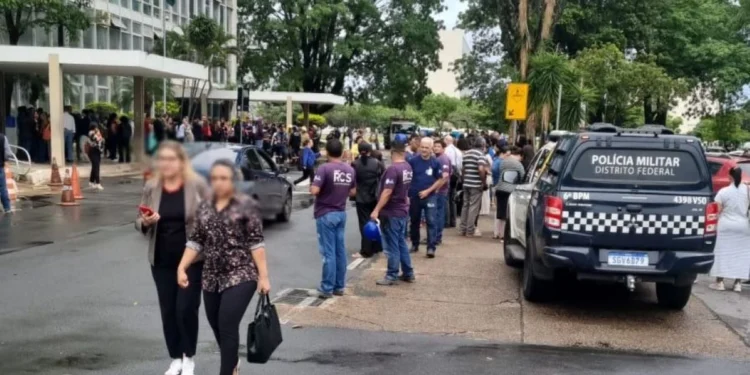 explosao-na-esplanada-dos-ministerios-provoca-evacuacao-e-deixa-feridos-em-brasilia