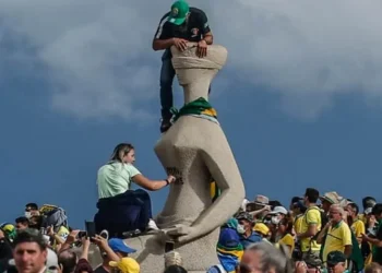 defesa-de-bolsonaro-cita-caso-“batom”-ao-contestar-transito-em-julgado-no-stf