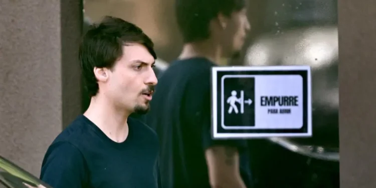 jair-renan-relata-fragilidade-de-bolsonaro-durante-visita-na-pf