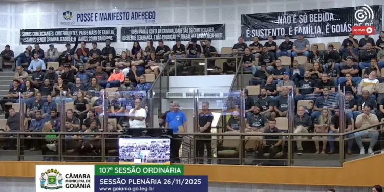 tumulto-e-pressao-marcam-sessao-na-camara-de-goiania-sobre-horarios-das-distribuidoras