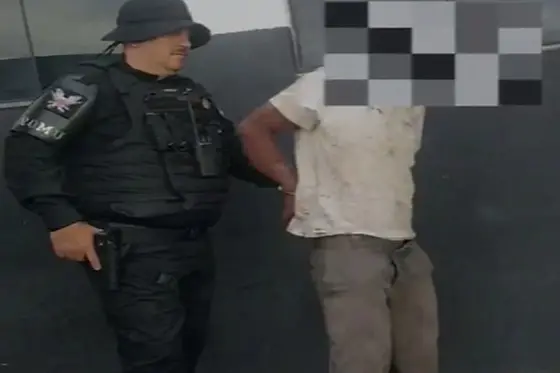 homem-e-preso-apos-invadir-casa-nu-e-tentar-abusar-de-mae-e-bebe-em-cristalina