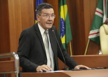 pt-mantem-indefinicao-e-avalia-se-lancara-edward-madureira-ao-governo-de-goias-em-2026