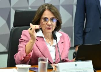 damares-alves-pressiona-banco-master-na-cpmi-do-inss-com-serie-de-novos-requerimentos