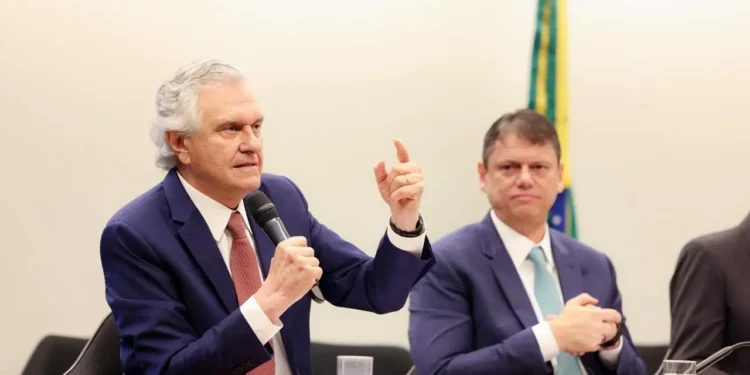 pec-da-seguranca:-caiado-critica-tentativa-de-retirar-autonomia-dos-estados