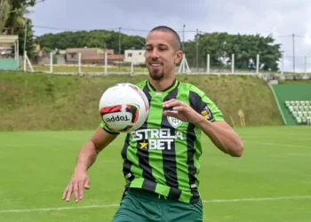 nicolas-finalmente-chega-ao-goias-apos-2-anos