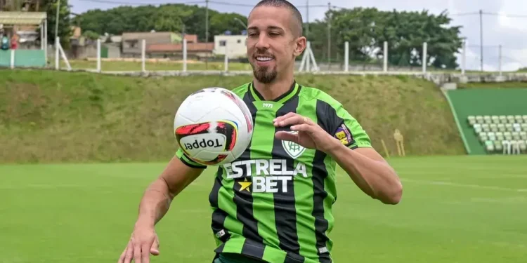 nicolas-finalmente-chega-ao-goias-apos-2-anos