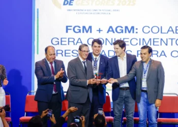 em-encontro-com-prefeitos,-daniel-vilela-reforca-base-rumo-a-2026