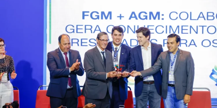 em-encontro-com-prefeitos,-daniel-vilela-reforca-base-rumo-a-2026