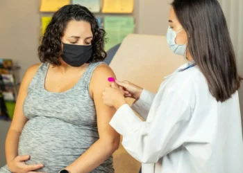 goias-inicia-distribuicao-de-vacinas-contra-virus-sincicial-respiratorio-para-gestantes