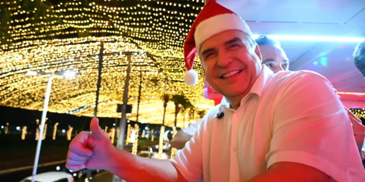 apos-criticas,-mabel-enfim-inaugura-tradicional-iluminacao-de-natal-em-goiania