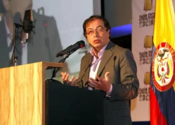 petro-denuncia-descoberta-de-corpos-no-mar-e-liga-a-ataques-dos-eua