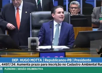 hugo-motta-reabre-plenario-e-se-posiciona-apos-confusao-envolvendo-glauber-braga