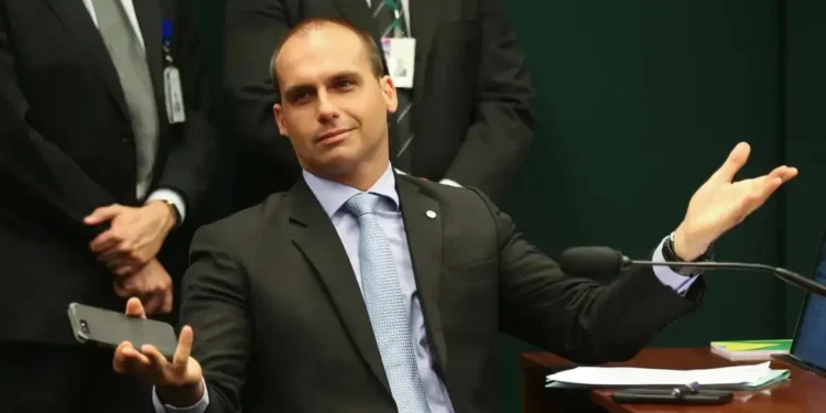faltas-disparam-e-eduardo-bolsonaro-entra-na-reta-final-para-perder-o-mandato