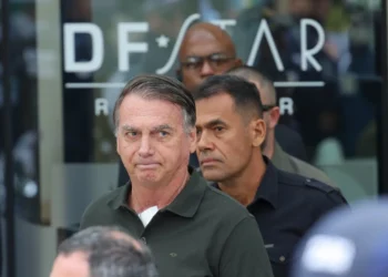 bolsonaro,-o-arrascaeta-da-politica,-tira-de-aliados-2-mil-anos-de-pena