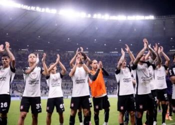 corinthians-supera-cruzeiro-no-mineirao-e-larga-na-frente-pela-vaga-na-final-da-copa-do-brasil