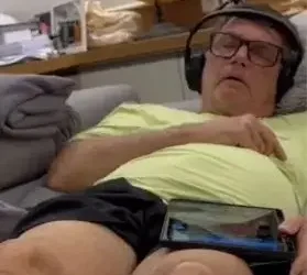 saude-exposta:-filho-de-bolsonaro-posta-video-do-pai-solucando