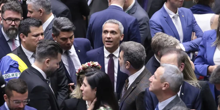 gayer-cai-na-mao-de-moraes-e-embola-campanha-ao-senado