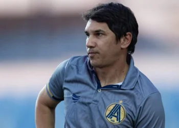 brasiliense-demite-lucio-flavio-apos-4-amistosos