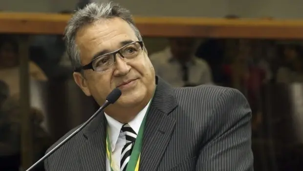 ex-prefeito-de-firminopolis-e-condenado-por-desvio-de-verba-publica-e-usurpacao-de-funcao