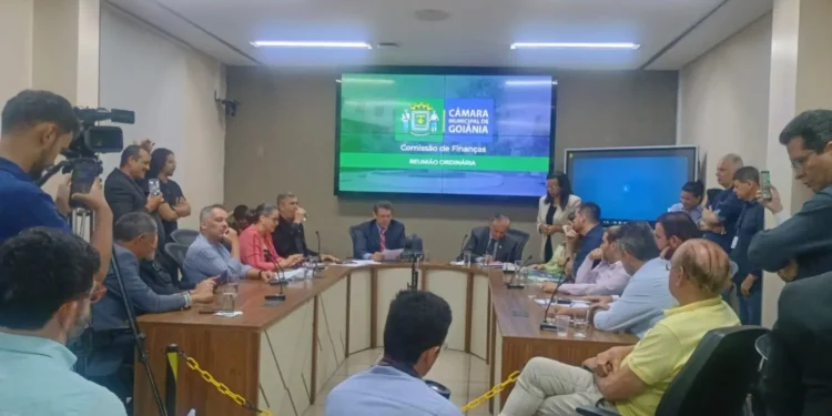 comissao-da-camara-aprova-projeto-que-revoga-a-taxa-do-lixo