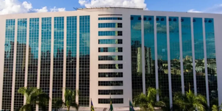 goias-cobra-revisao-de-repasses-da-saude-apos-prejuizo-de-r$1,2-bilhao