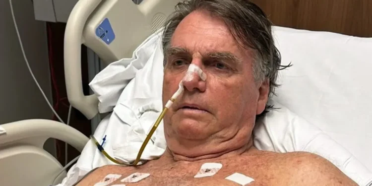 defesa-pede-internacao-de-bolsonaro-na-vespera-de-natal-para-cirurgia-no-dia-25