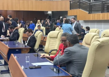 manobra-da-base-de-mabel-barra-avanco-da-revogacao-da-taxa-do-lixo 