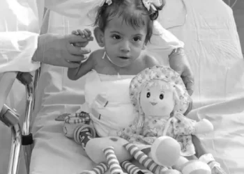 morre-aruna,-gemea-siamesa-que-havia-sobrevivido-a-cirurgia-de-separacao-em-goiania