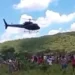 helicoptero-lanca-carne-para-moradores-de-aparecida-de-goiania-e-acao-divide-opinioes