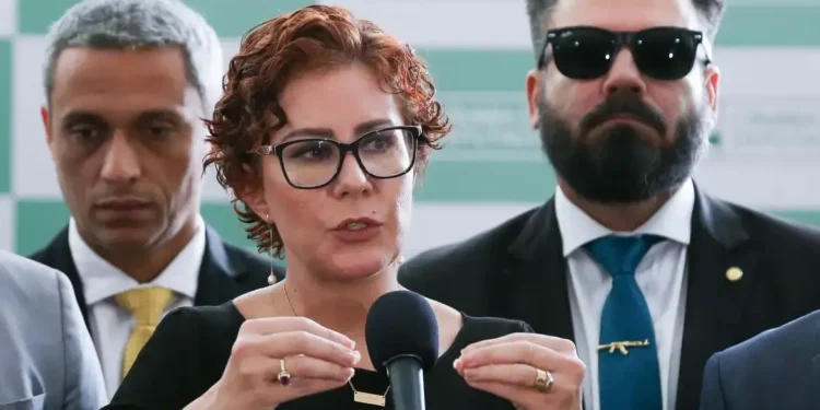 zambelli-sofre-agressoes-em-prisao-italiana-e-defesa-obtem-transferencia