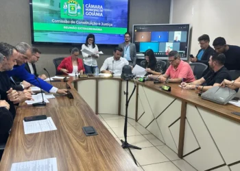 ccj-da-camara-de-goiania-aprova-emenda-da-base-e-trava-revogacao-imediata-da-taxa-do-lixo