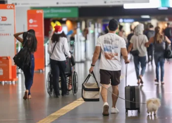 pilotos-e-comissarios-podem-entrar-em-greve-a-partir-do-ano-novo