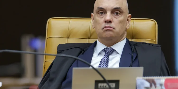 moraes-impoe-prisao-domiciliar-a-dez-condenados-por-trama-golpista-ligada-ao-governo-bolsonaro