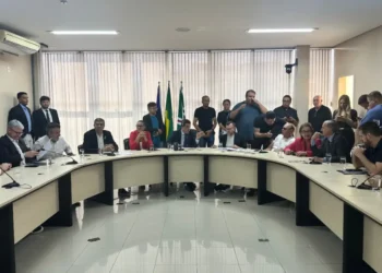 mista-aprova-loa-de-r$-10,8-bilhoes-e-alteracoes-na-cosip