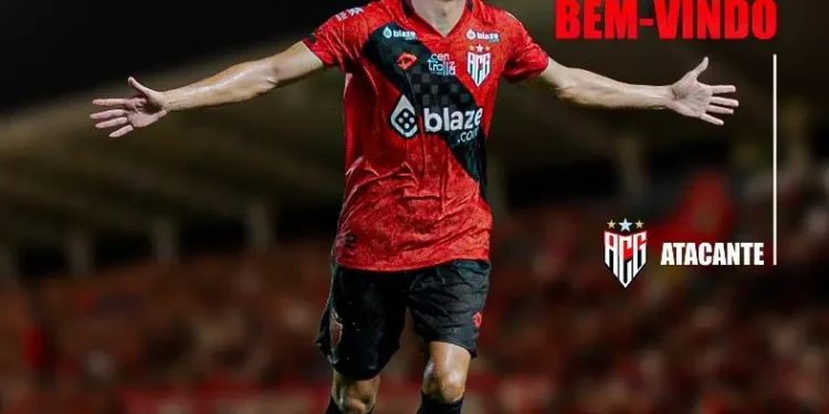 derek-retorna-do-japao-e-assume-posto-de-referencia-no-ataque-do-atletico-go