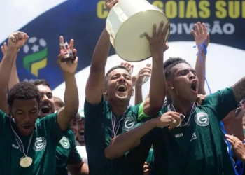 o-declinio-do-goias-como-celeiro-de-craques-e-o-risco-da-“barriga-de-aluguel”