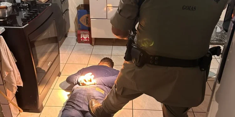 homem-e-preso-apos-incendiar-residencia-da-ex-companheira,-em-rio-verde