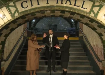 socialista-e-opositor-de-trump-assume-prefeitura-de-nova-york