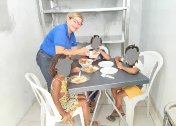 criancas-sao-encontradas-em-situacao-de-abandono-em-caldas-novas