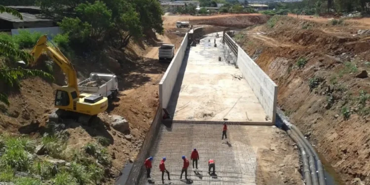 5o-pior-prefeito-do-pais,-mabel-promete-obras-e-enfrenta-cobranca-por-entregas-em-goiania