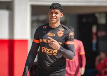 anderson-jesus-assume-a-zaga-enquanto-halls-parte-para-o-recife